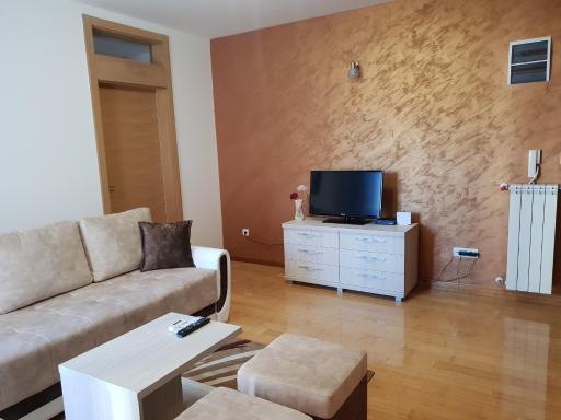 Apartman KEJ free parking - Housity