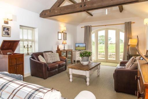 Beach View, Waterside Cottages - Housity