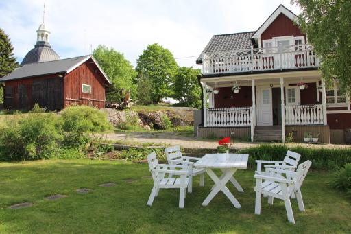 Hedesunda Bed & Breakfast - Housity