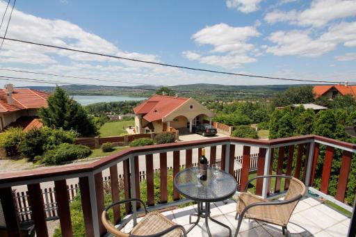 Holiday home in Balatonfűzfo 35646 - Housity