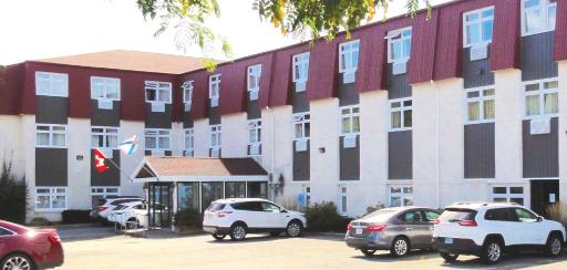 Coastal Inn Dartmouth - Housity