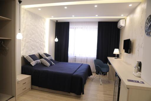 4Room Hotel - Housity