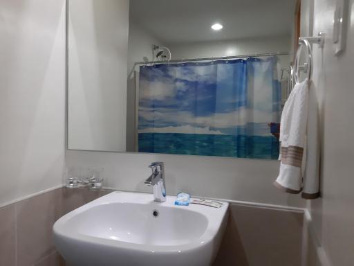 A Cozy fully furnished PRIVATE ROOM IN CONDOMINIUM unit. - Housity