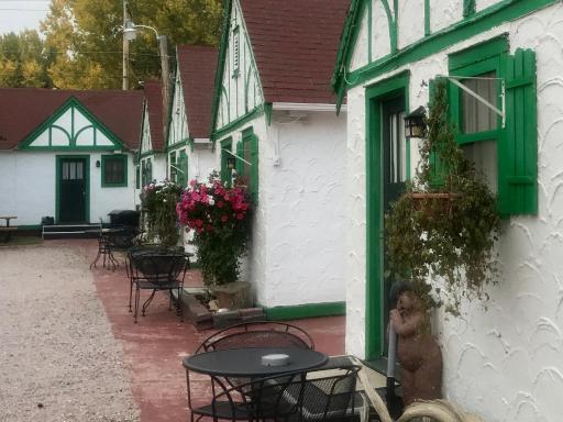 Chalet Motel - Housity