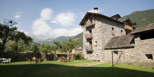 Apartamentos Casa Buisan - Housity