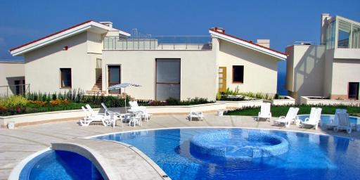 Sun Village Family Houses - Housity