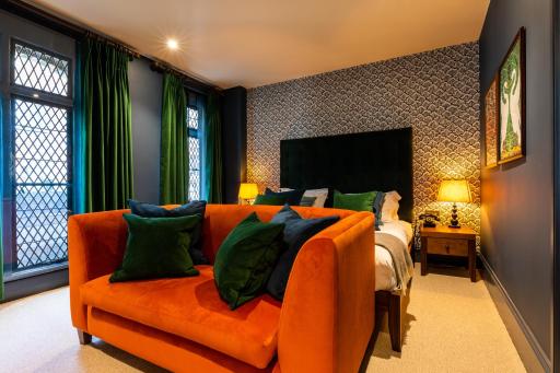 Fox and Anchor - Housity