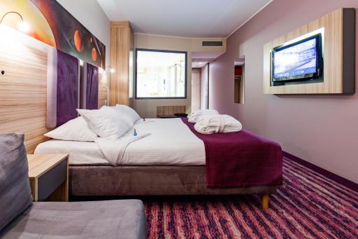 Galaxy Hotel - Housity