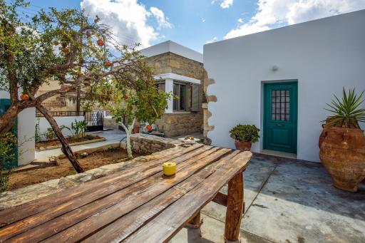 Iliopetra Studio - Housity