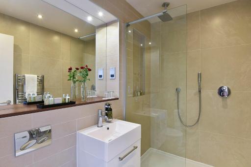 Fraser Place Canary Wharf - Housity