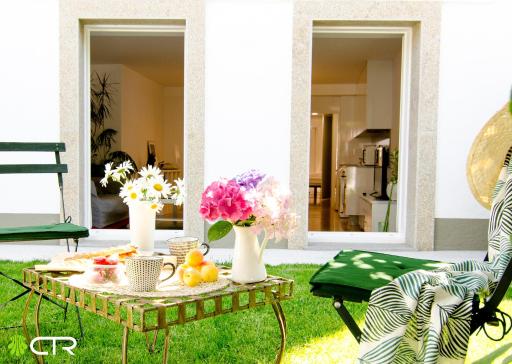 Next to Cathedral with garden - Housity