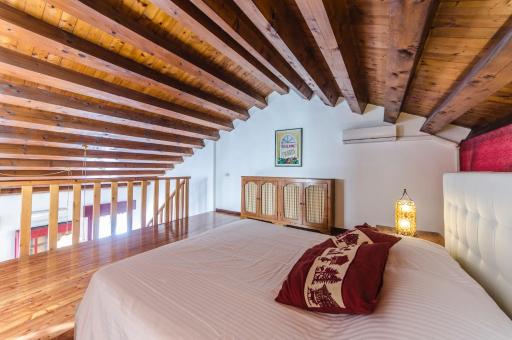 Novalesi Red House - Housity