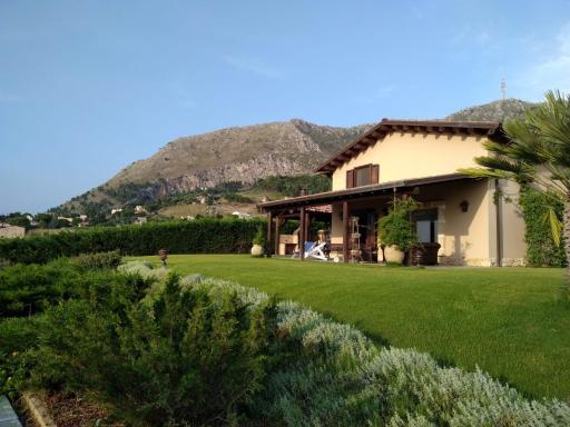Villa Siciliana con piscina e vista panoramica sul mare - Housity