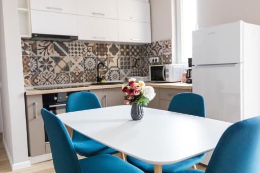 Sunshine Apartament - Housity
