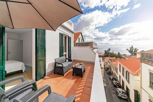 Calçada do Pico I by An Island Apart - Housity