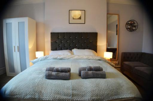 Gorton Mount Hotel Manchester - Housity