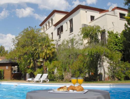 Hotel El Castell - Housity