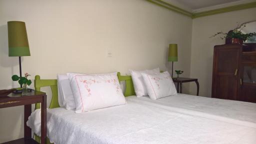Spitaki Spata Airport Studio - Housity