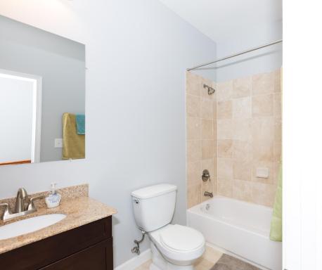 Steps to Convention Center, Downtown DC, and Metro Station: Private and Comfortable Bedroom/Bathroom - Housity