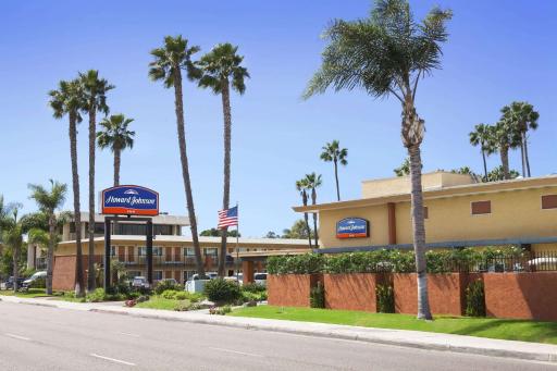 Howard Johnson by Wyndham San Diego Sea World - Housity