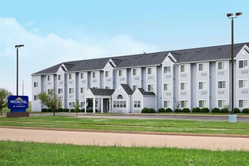 Microtel Inn by Wyndham Champaign - Housity