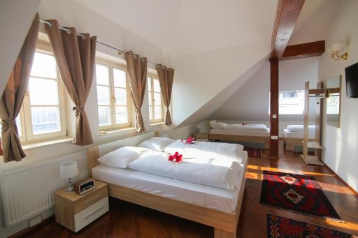 Hotel Vila Katrca - Housity