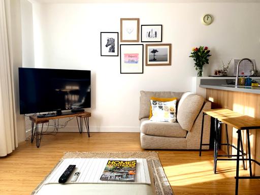 Home Crowd Luxury Apartments- Hamilton House - Housity