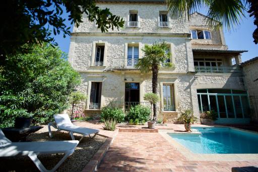 LA DEMEURE Bed and Breakfast - Housity