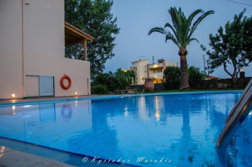 Flisvos Rooms - Housity