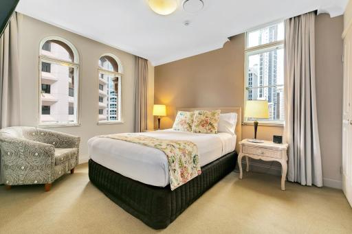 Manor Apartment Hotel - Housity