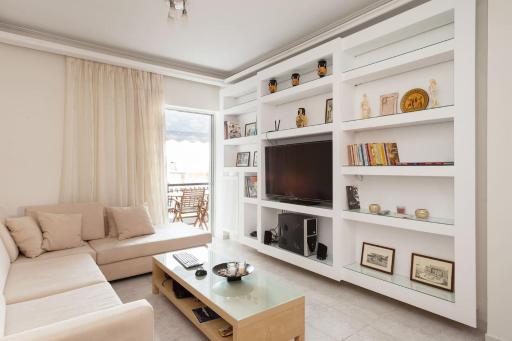 Elegant Athenian Apartment - Hizvo