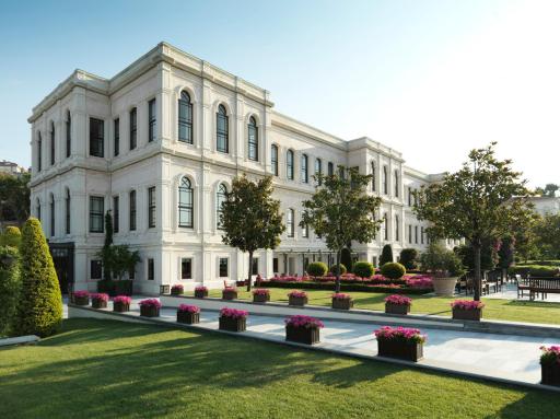 Four Seasons Hotel Istanbul at the Bosphorus - Housity