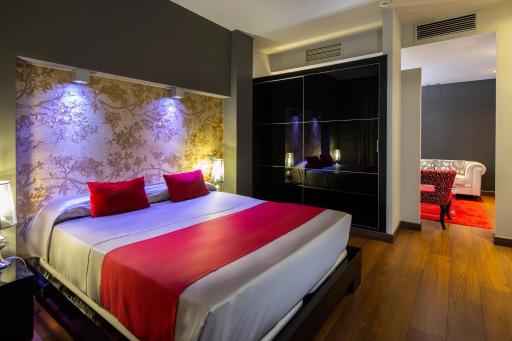 Silken Axis Vigo - Housity