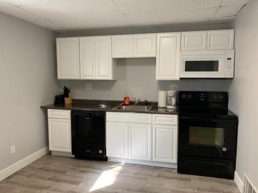 Large Home Accommodates up to 15 in Niagara Falls USA - Housity