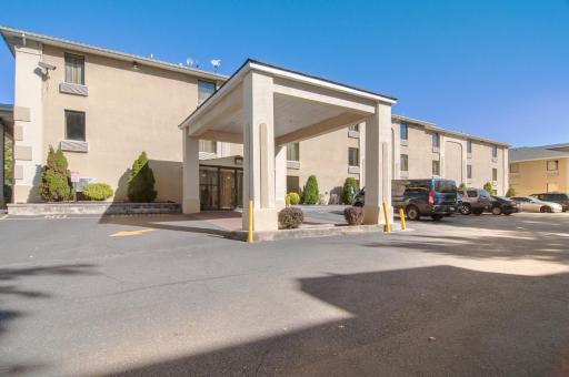 Red Carpet Inn Newark - Irvington NJ - Housity