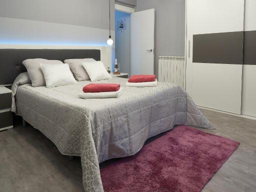 Entrevias Lodging - con Garaje y WIFI - Housity