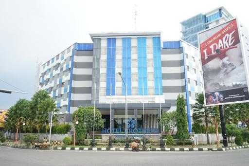 Hotel Brothers Biru Solo Baru - Housity