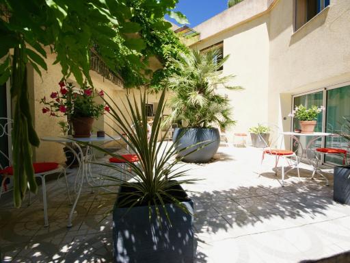 Couette et Café - Housity