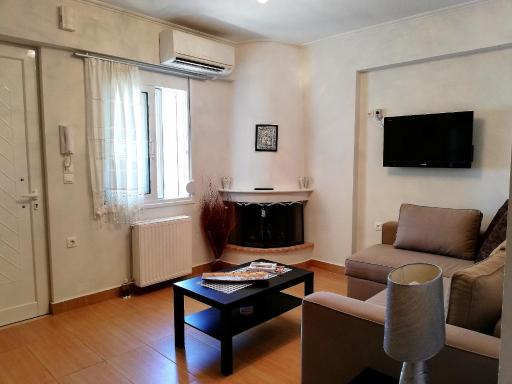 Efi Apartment - Housity