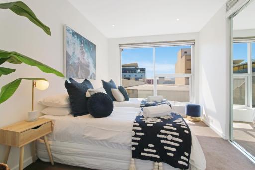Lux 2BR Apt on Hindmarsh SQ-Pool-Gym-Sauna-Parking - Housity