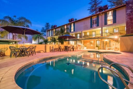 Cottesloe Beach Chalets - Housity