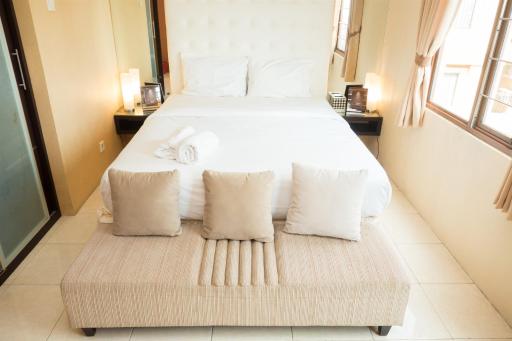 Antique 3BR at Grand Setiabudi Apartment By Travelio - Housity