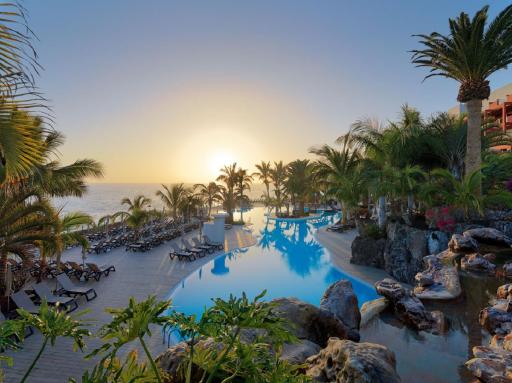 Adrián Hoteles Roca Nivaria - Housity