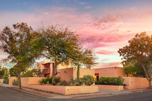 Adobe Rose Inn - Housity