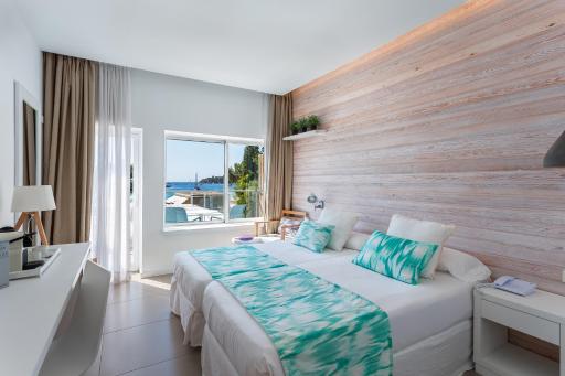 FERGUS Style Palmanova - Adults Only - Housity