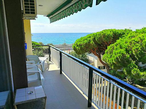Apartment Llavaneres II - Housity