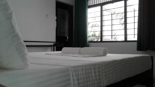 Water Front Home Stay - Housity
