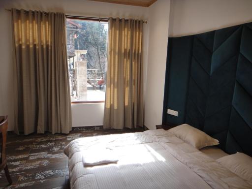 The Hill Crest Inn - Housity