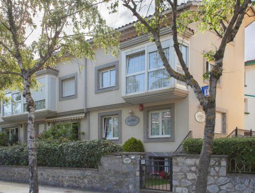 Pensión Zumardi - Housity