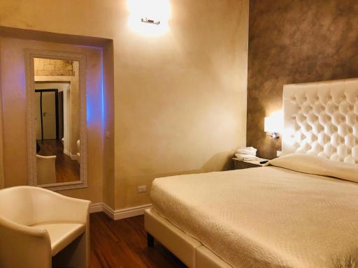 Luxury Apartment Frattina 34 Anelli - Housity